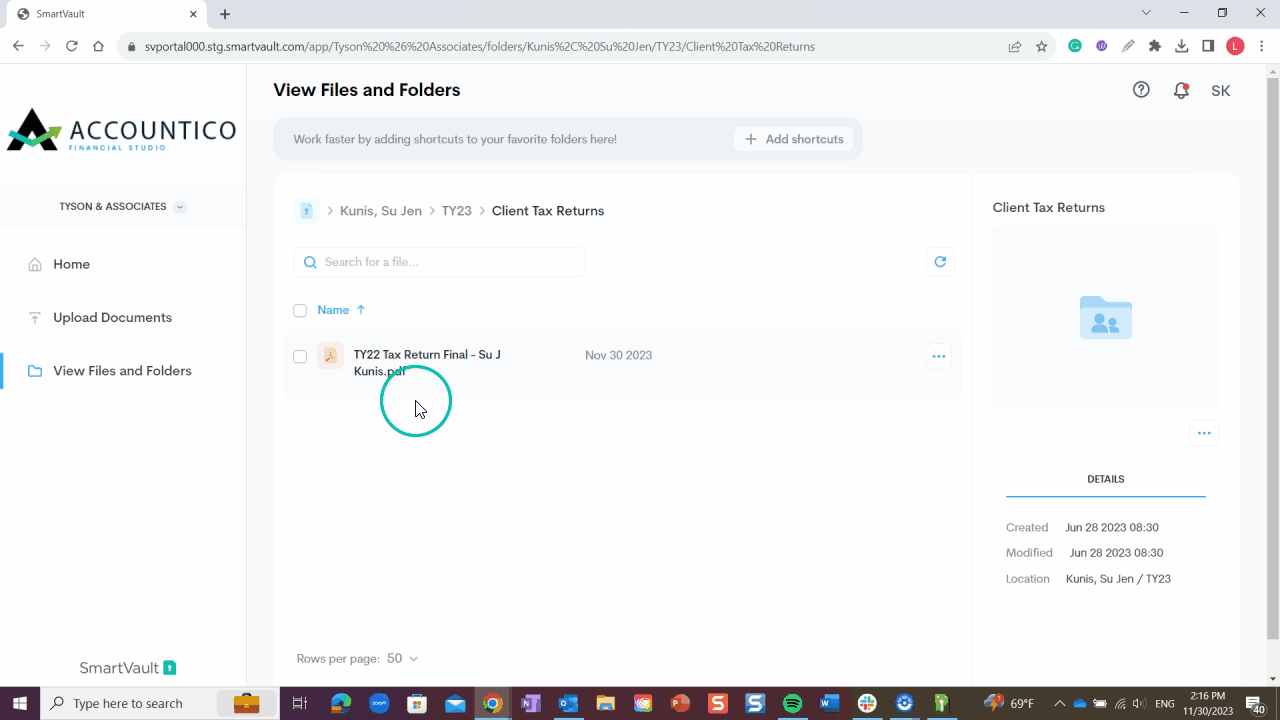 Previewing and Downloading a File as a Guest User.gif